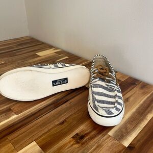 Sperry boat shoes, nautical blue and white stripes. Women’s size 6M